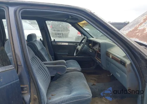 1989 Chrysler New Yorker C-Body z USA, uszkodzony, nr VIN 1C3BC4632KD573698